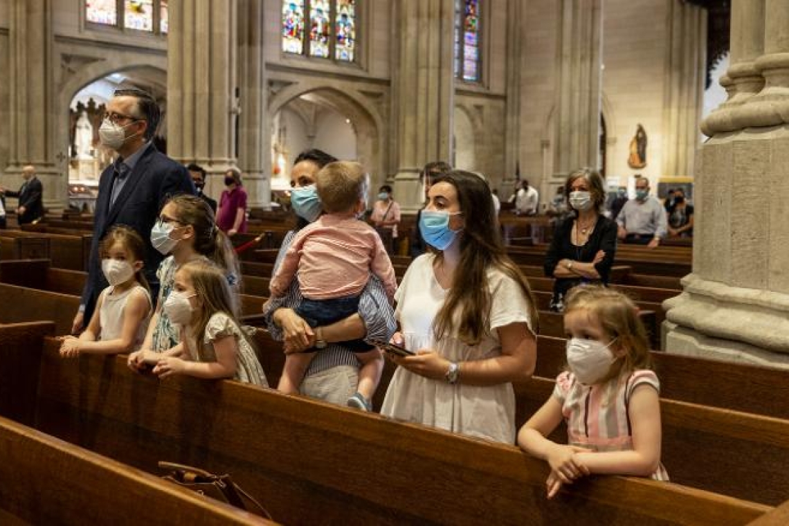 A járvány, az online és a templomlátogatás